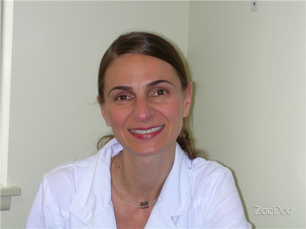 Dr. E. Gabriela Aluas, DDS