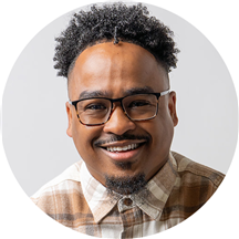 Travian Savage, LMSW